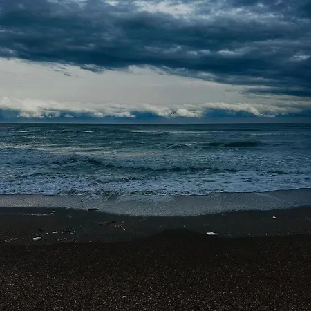 The Goldenwaves By Casa Del Mar *