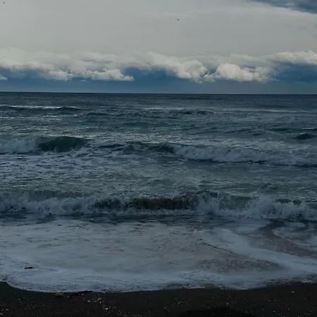 The Goldenwaves By Casa Del Mar