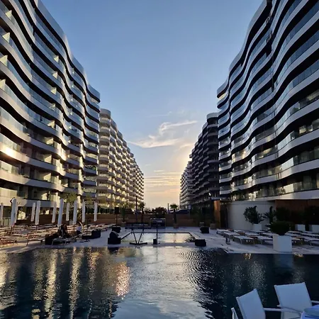 The Goldenwaves By Casa Del Mar Mamaia